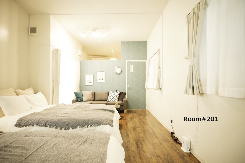 HOTEL TOMASMAKISHI 那覇