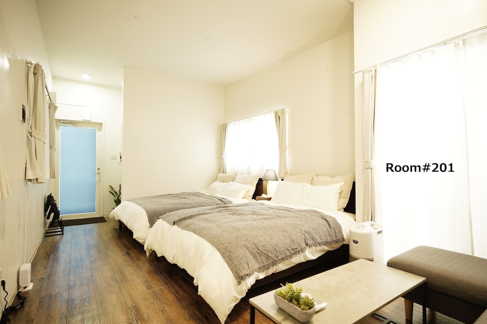 HOTEL TOMASMAKISHI 那覇