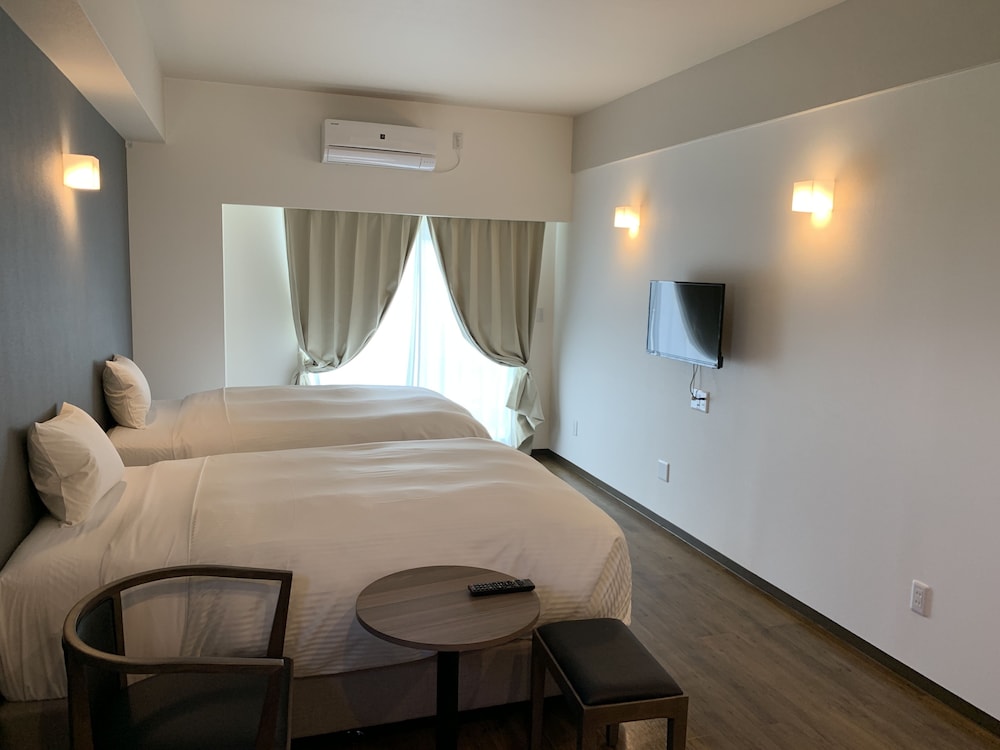 MR.KINJO IN TOMIGUSUKU 那覇