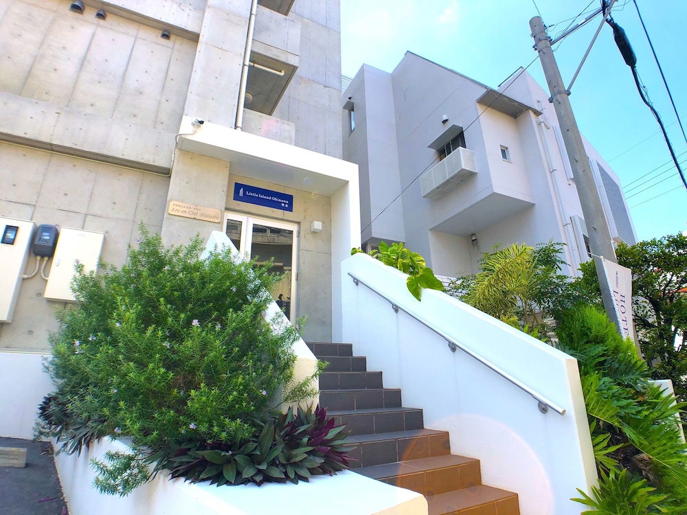 LITTLE ISLAND OKINAWA 牧志 那覇