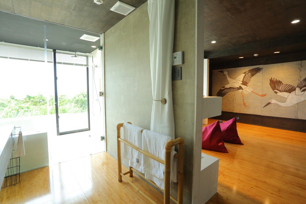 MUKAKA VILLA 鸛巣 那覇