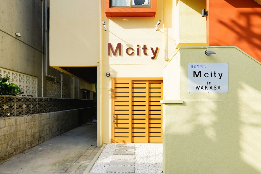 MCITY IN WAKASA 那覇