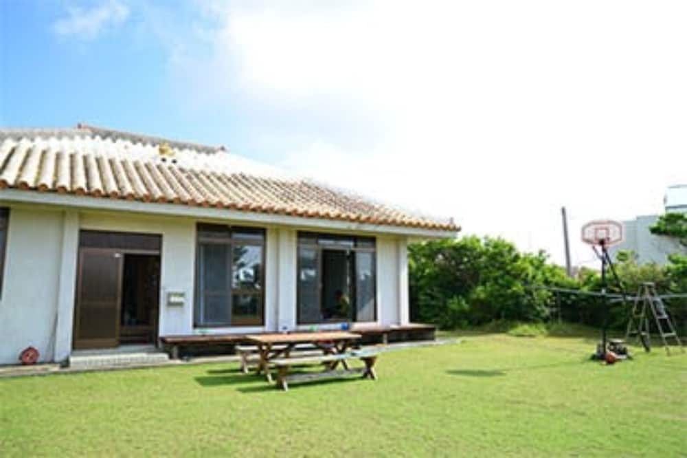 TAKAESU SAN'S HOME 那覇