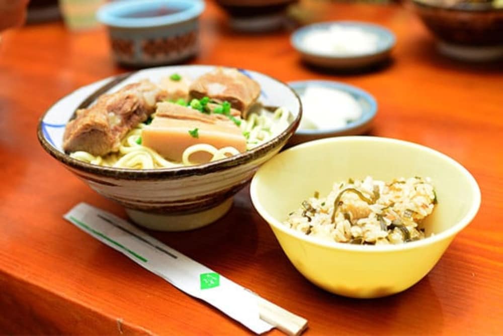 TAKAESU SAN'S HOME 那覇