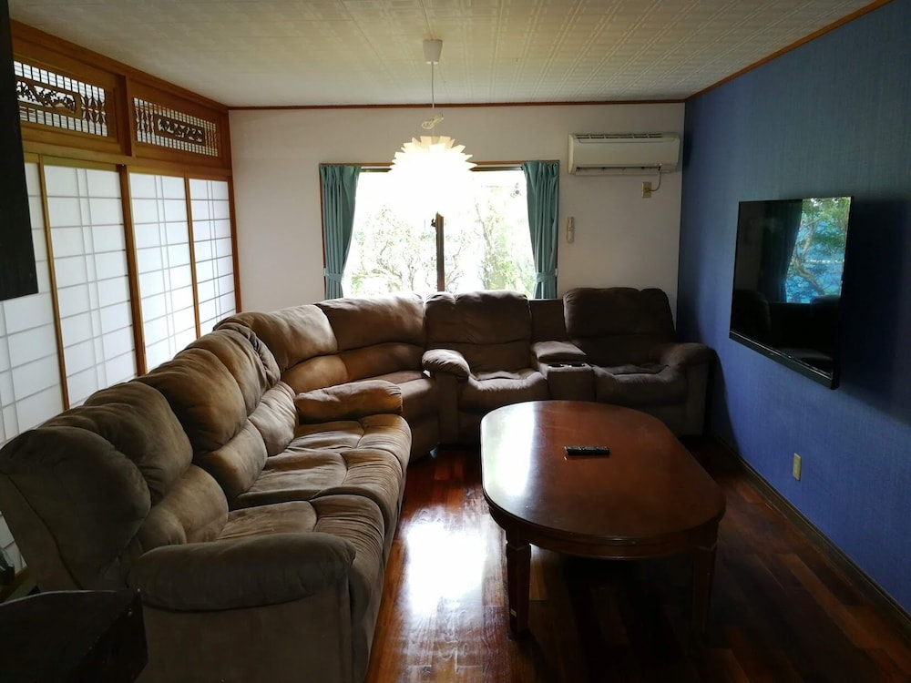 SEA SIDE GUEST HOUSE POLEPOLE 那覇