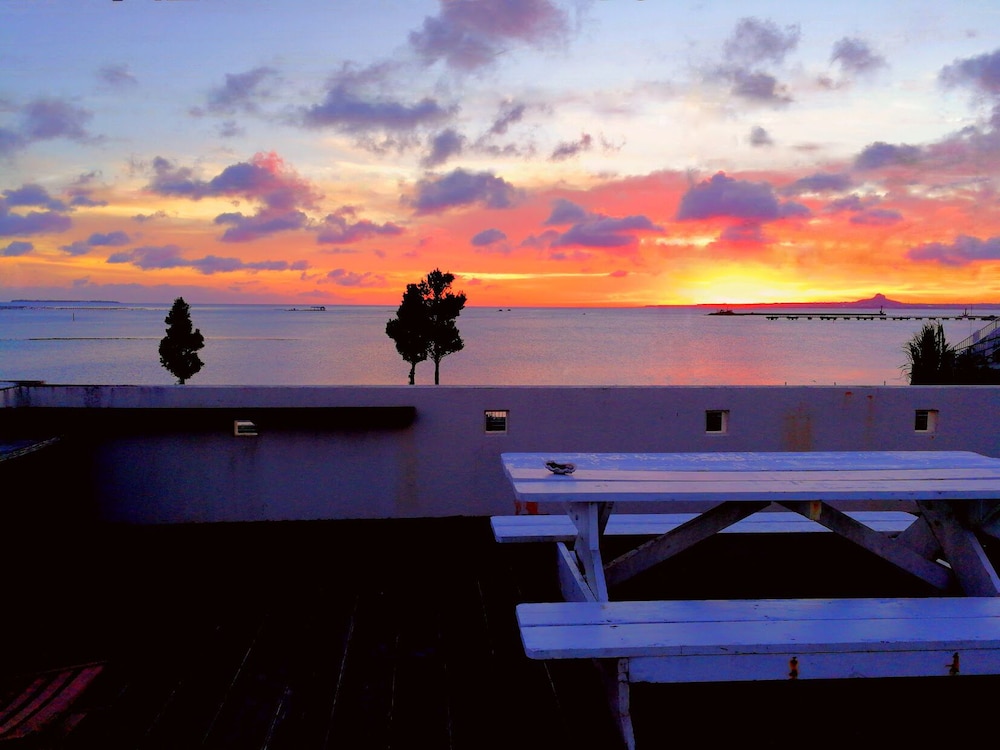SEA SIDE GUEST HOUSE POLEPOLE 那覇