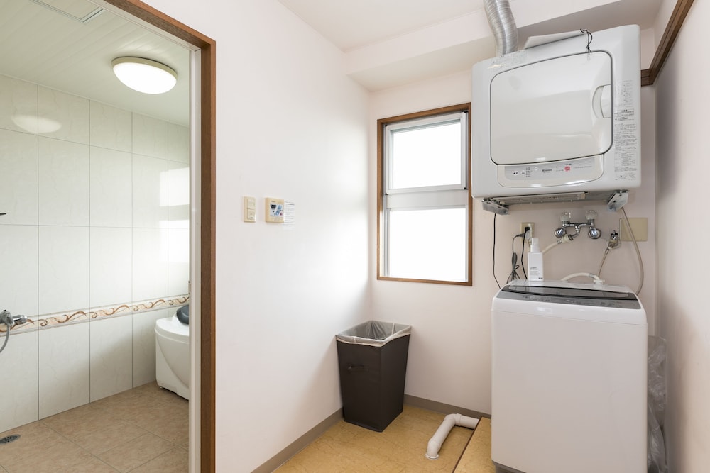 FAMILY CONDOMINIUM MILLER'S 4F 那覇