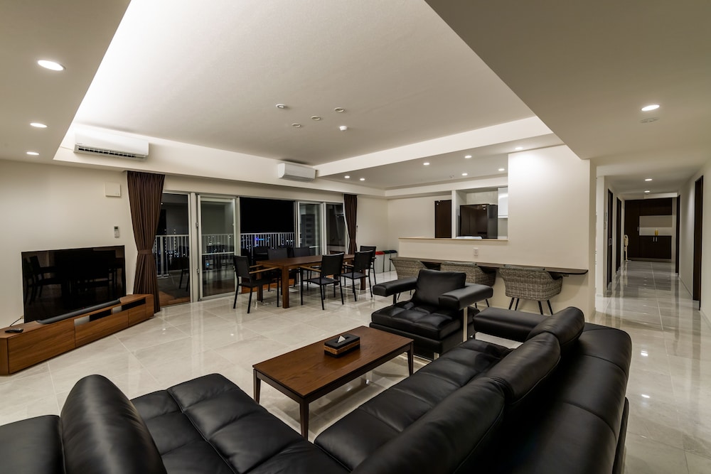 CONDO ROYAL 龍9 那覇