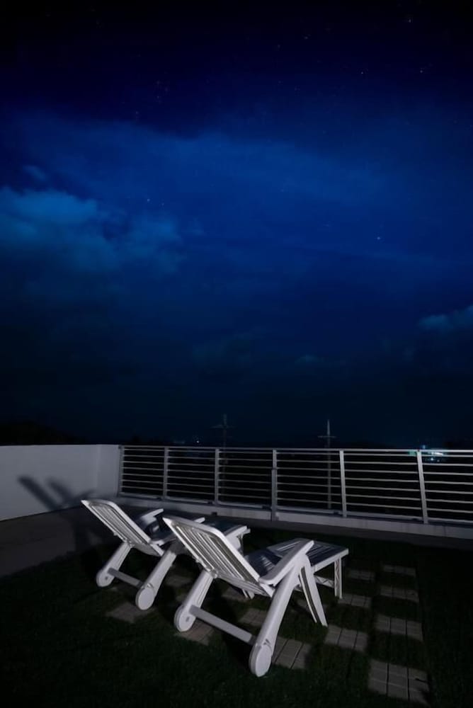 BLUE MOON IN 瀬底島 那覇