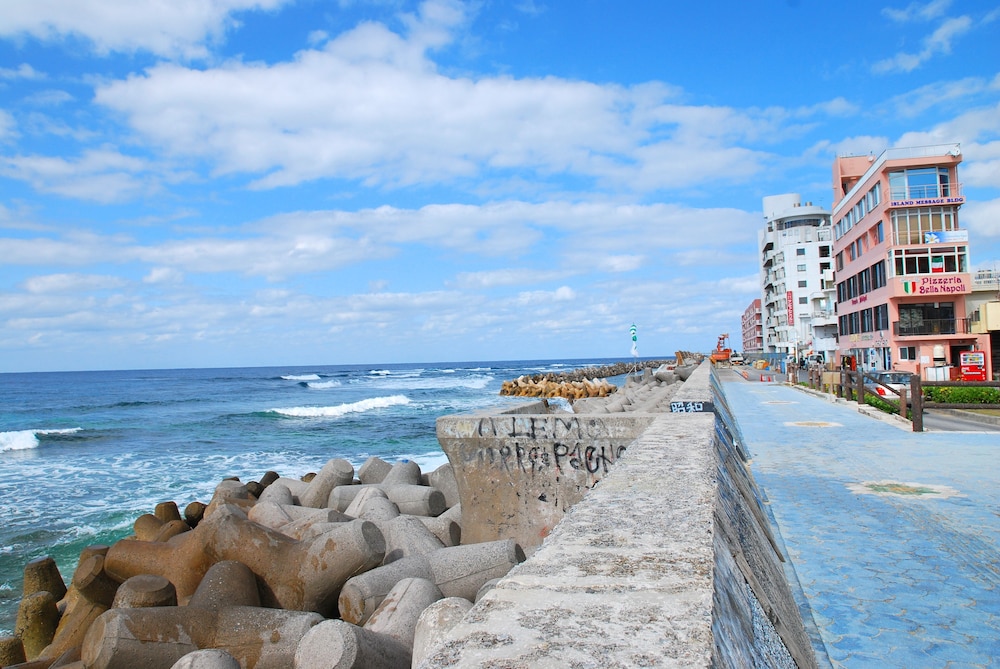 MR.KINJO IN GRAND BLUE CHATAN 那覇