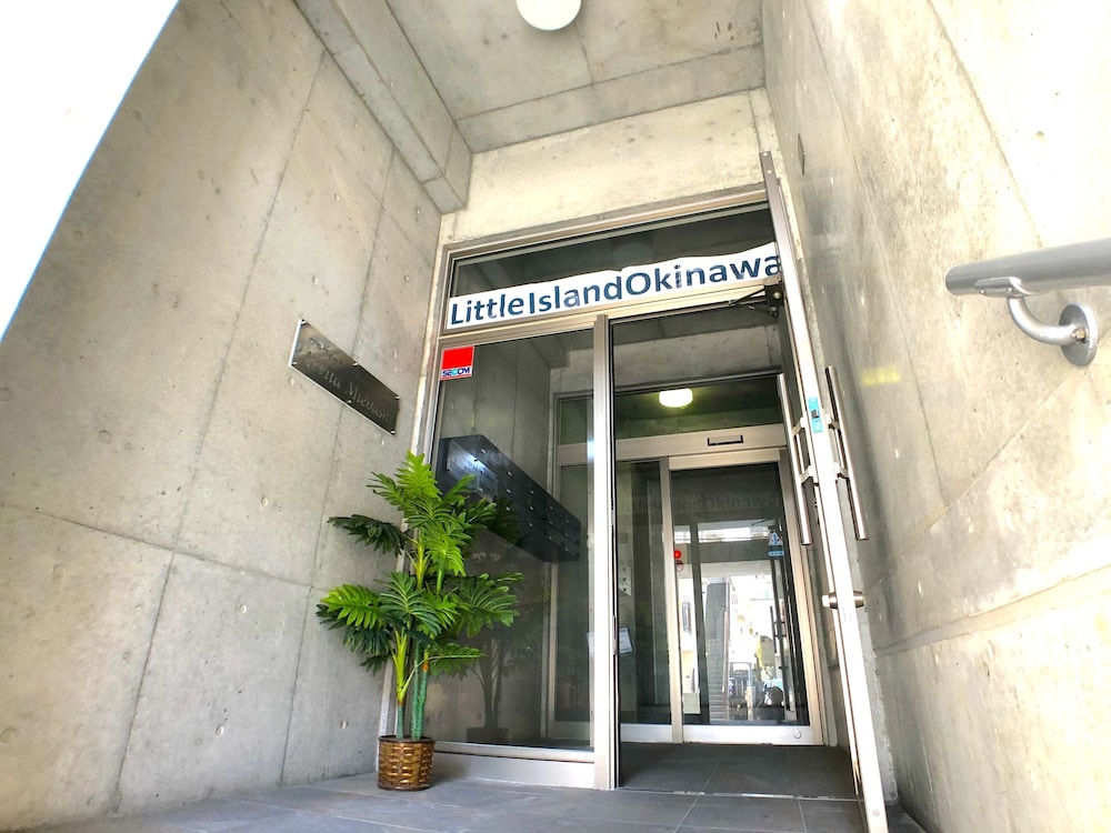 LITTLE ISLAND OKINAWA 美栄橋 那覇