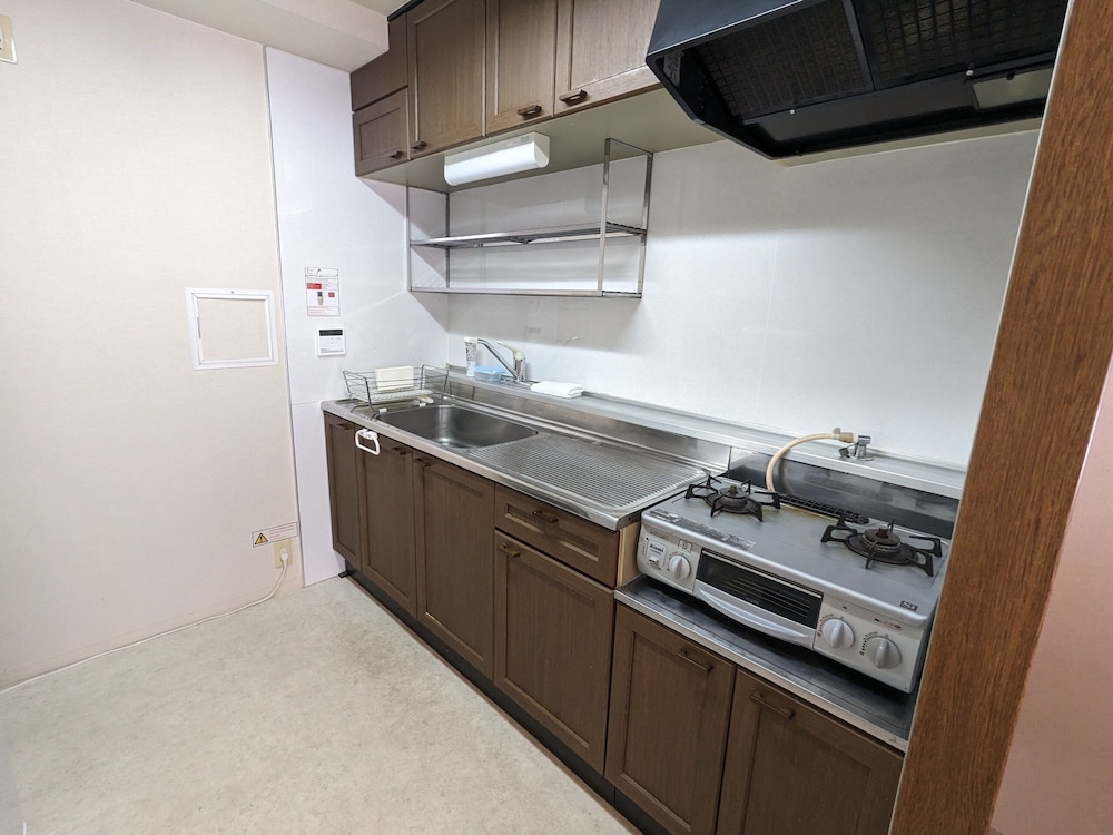 PRAVAFOR JOSAI APARTMENT 名古屋