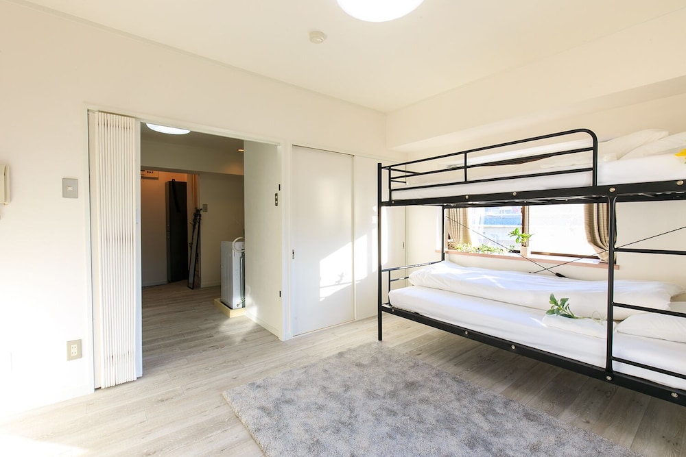 PRAZER APARTMENT 名古屋