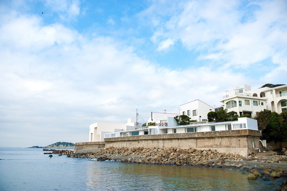 HAYAMA FUNNY HOUSE 横浜