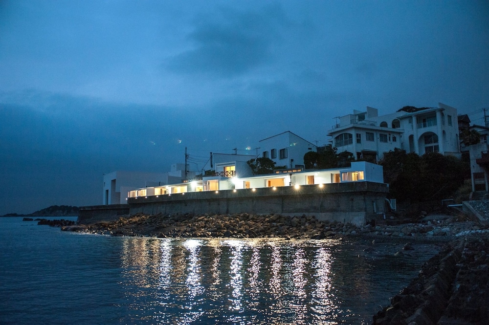 HAYAMA FUNNY HOUSE 横浜