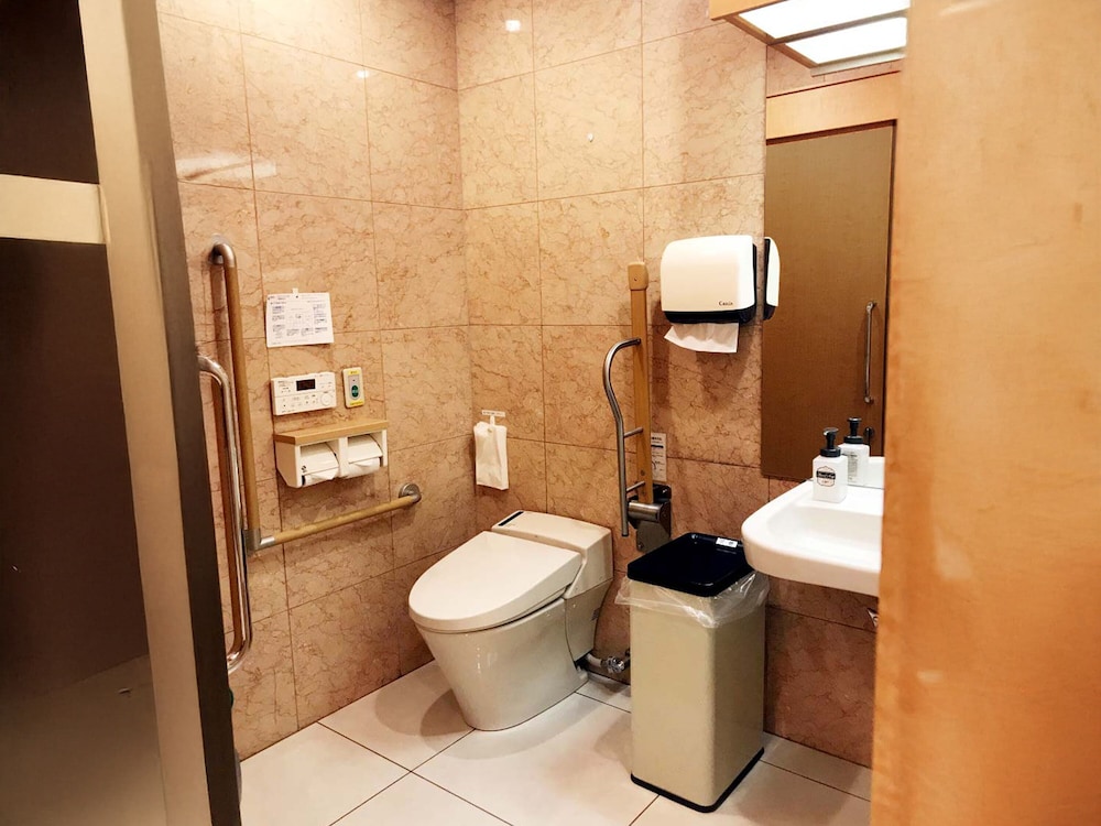 東横 INN 横浜鶴見駅東口 横浜