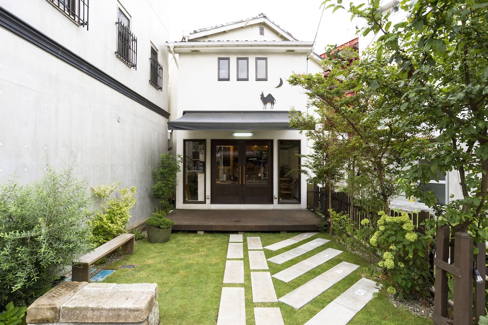 HOSTEL YUIGAHAMA + SOBA BAR 横浜