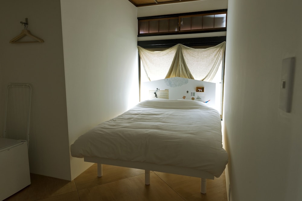 HOSTEL YUIGAHAMA + SOBA BAR 横浜