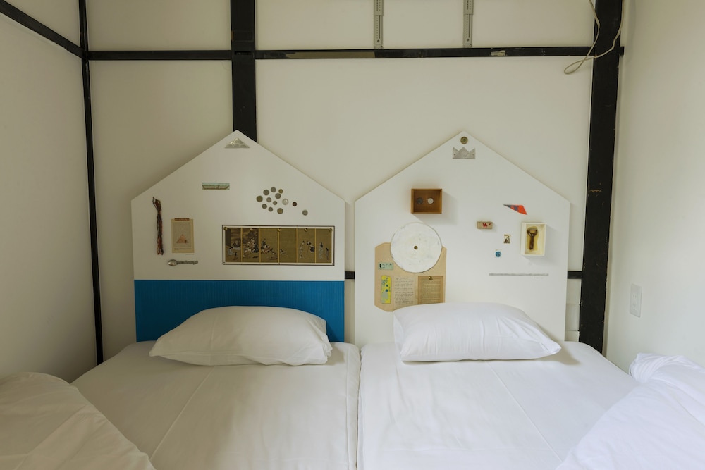HOSTEL YUIGAHAMA + SOBA BAR 横浜