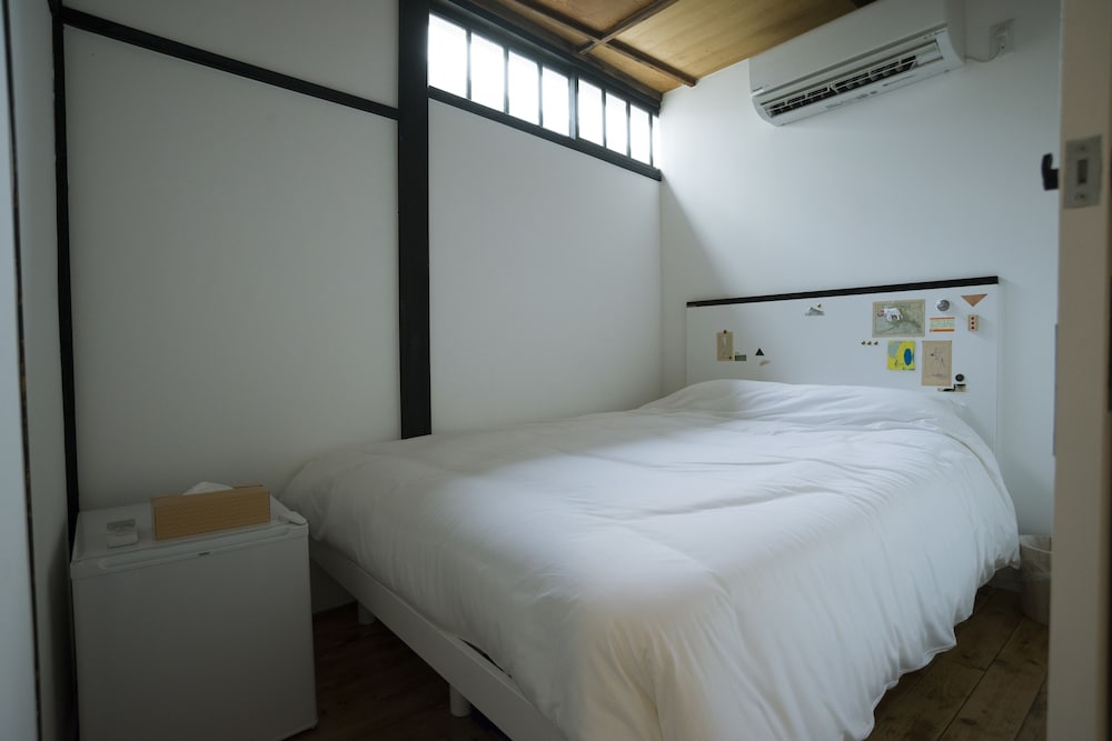 HOSTEL YUIGAHAMA + SOBA BAR 横浜