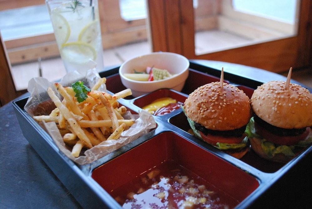 CAFE & GUEST HOUSE SLAMS DUNKBURGER - HOSTEL 横浜