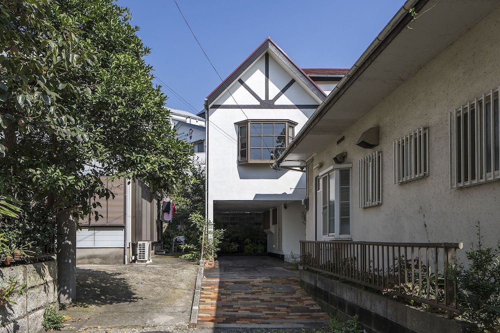 PURPLE SOFA HOUSE 横浜