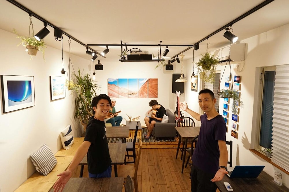 IZA 江ノ島ゲストハウス＆バー 横浜