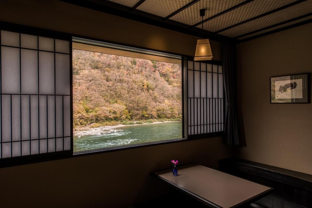 高見屋最上川別邸 紅 山形