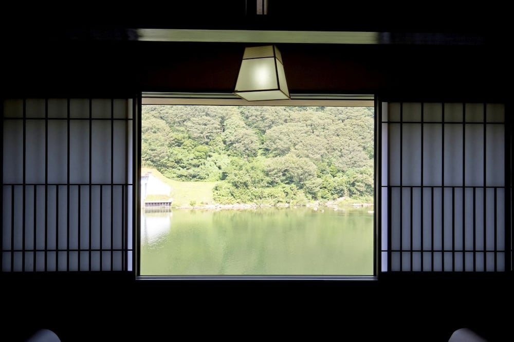 高見屋最上川別邸 紅 山形