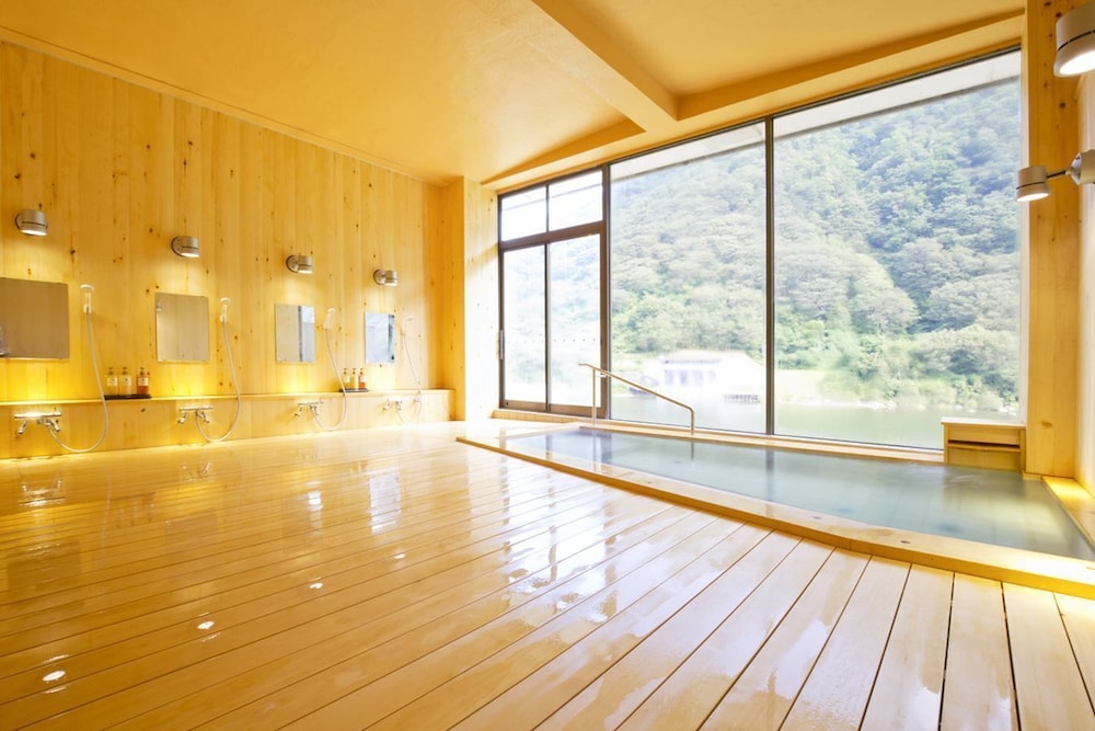 高見屋最上川別邸 紅 山形