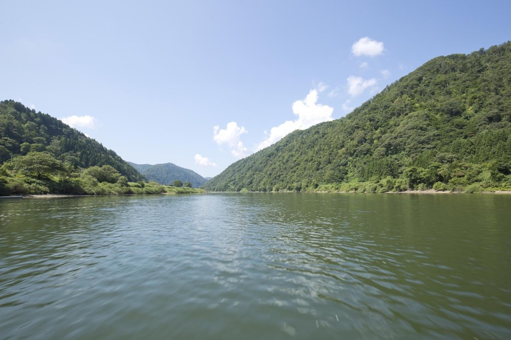 高見屋最上川別邸 紅 山形