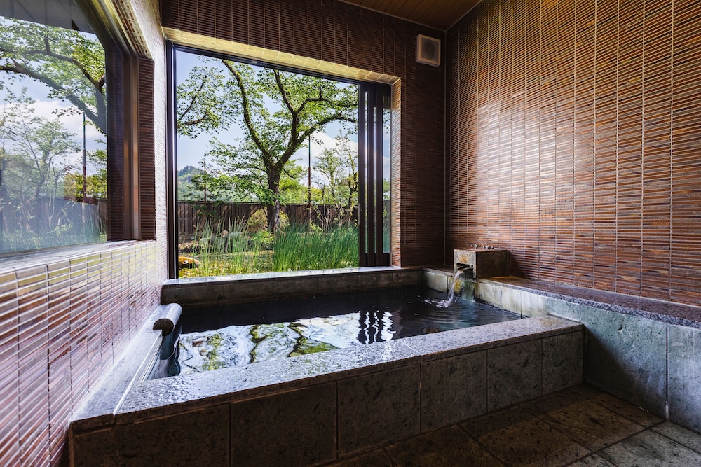 美湯美食の離れ宿 小野川温泉 河鹿荘 山形