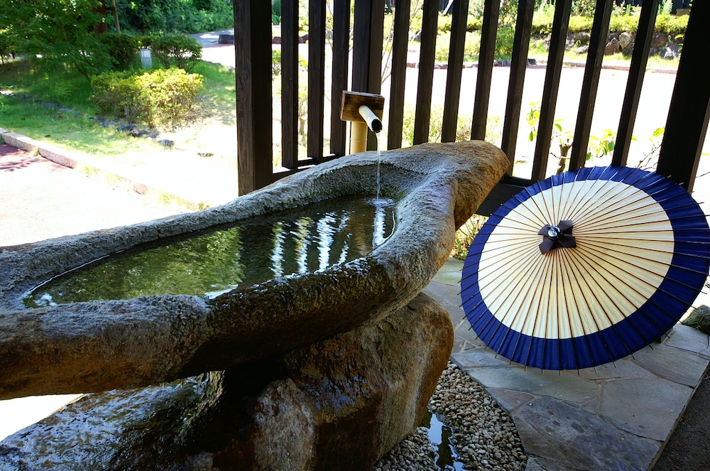 源泉と離れのお宿 月 静岡