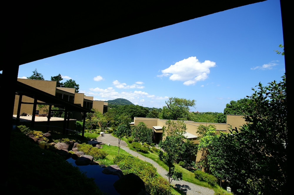 源泉と離れのお宿 月 静岡