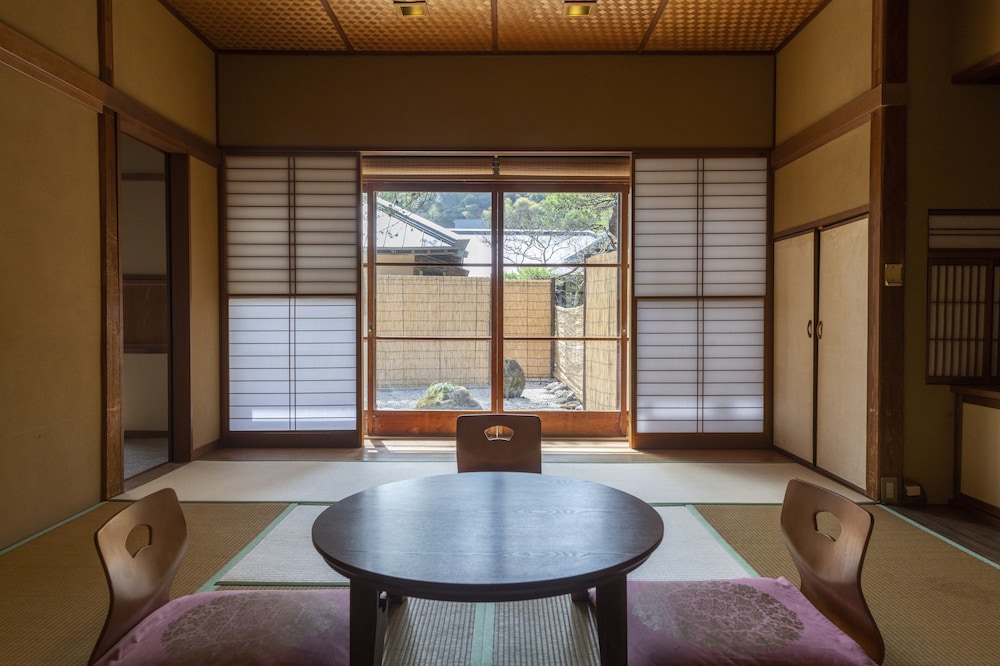湯回廊 菊屋 静岡