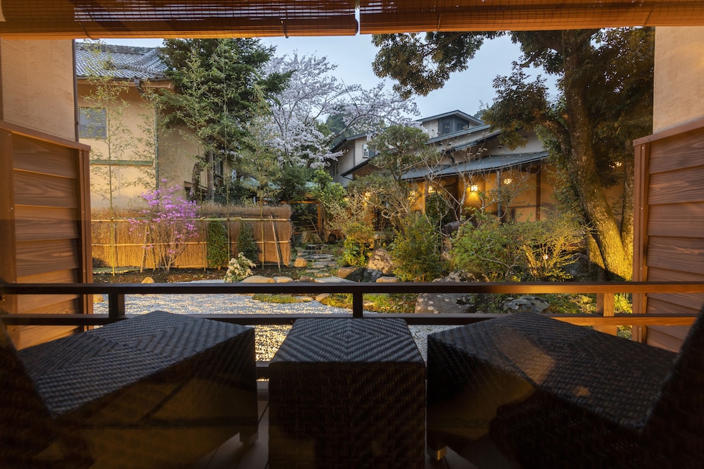 湯回廊 菊屋 静岡