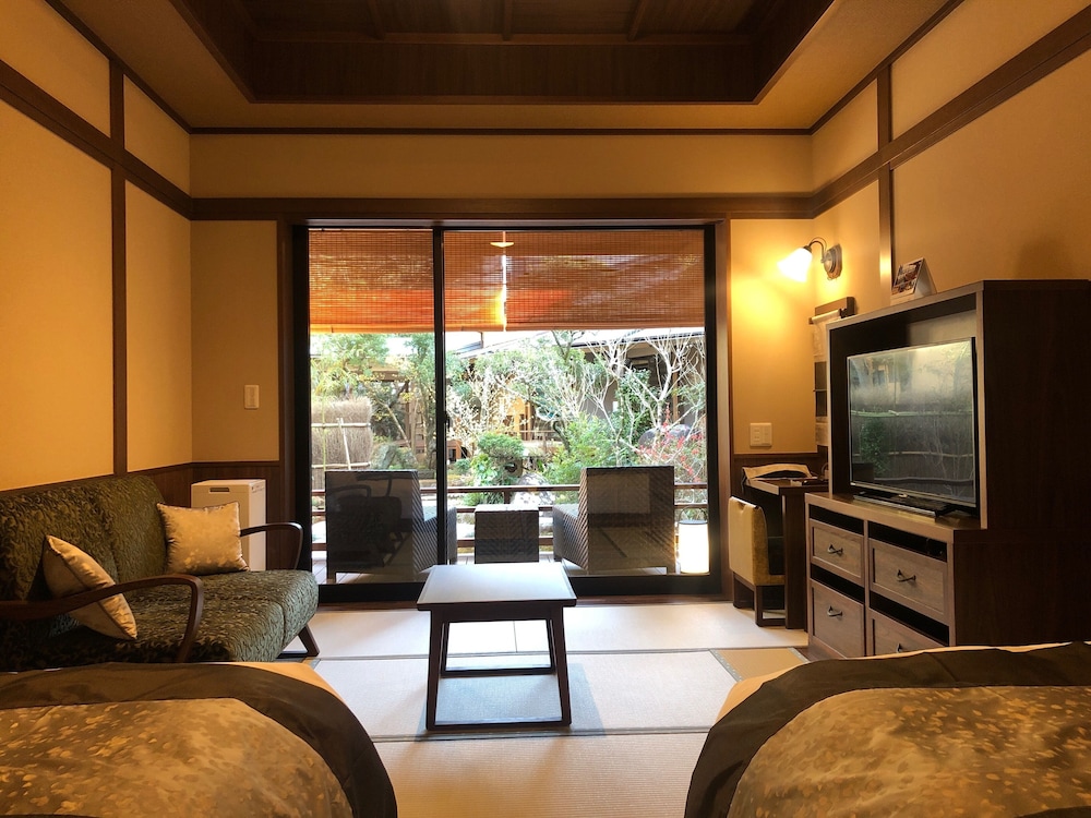 湯回廊 菊屋 静岡