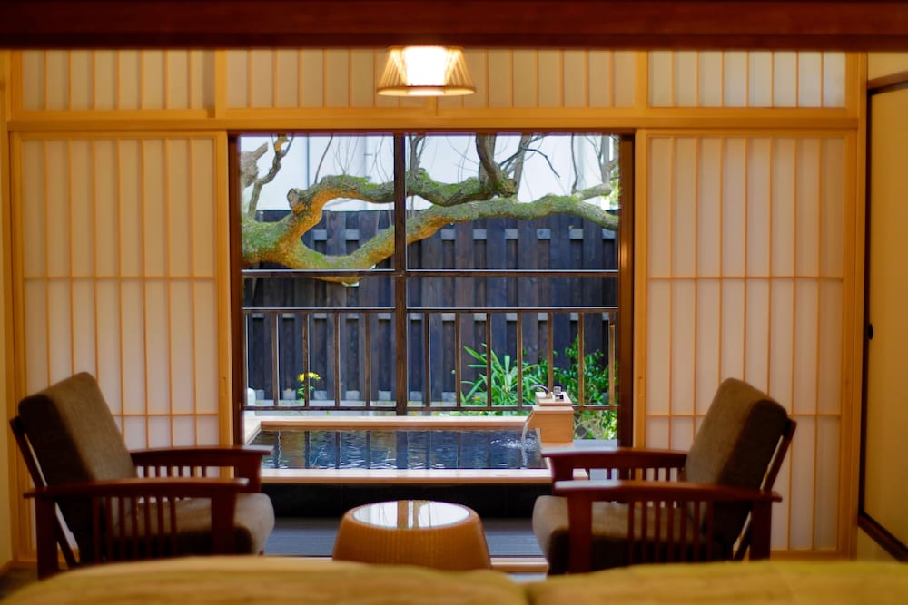 坂聖・玉樟園 静岡
