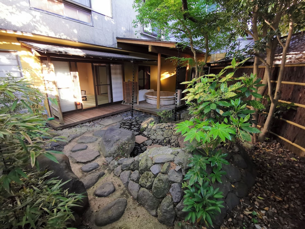 坂聖・玉樟園 静岡