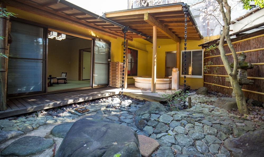 坂聖・玉樟園 静岡