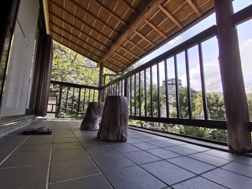 坂聖・玉樟園 静岡