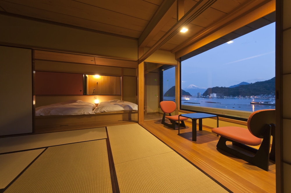 伊豆・三津浜 松濤館 静岡