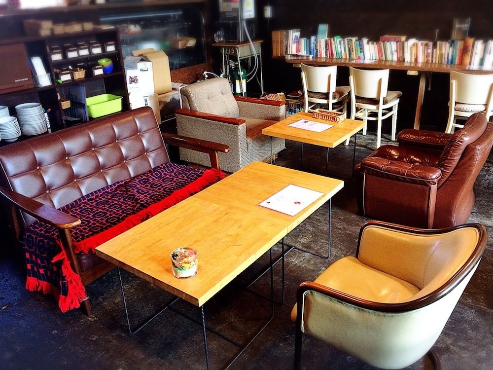 カフェ＆ホステル ソファリ 静岡