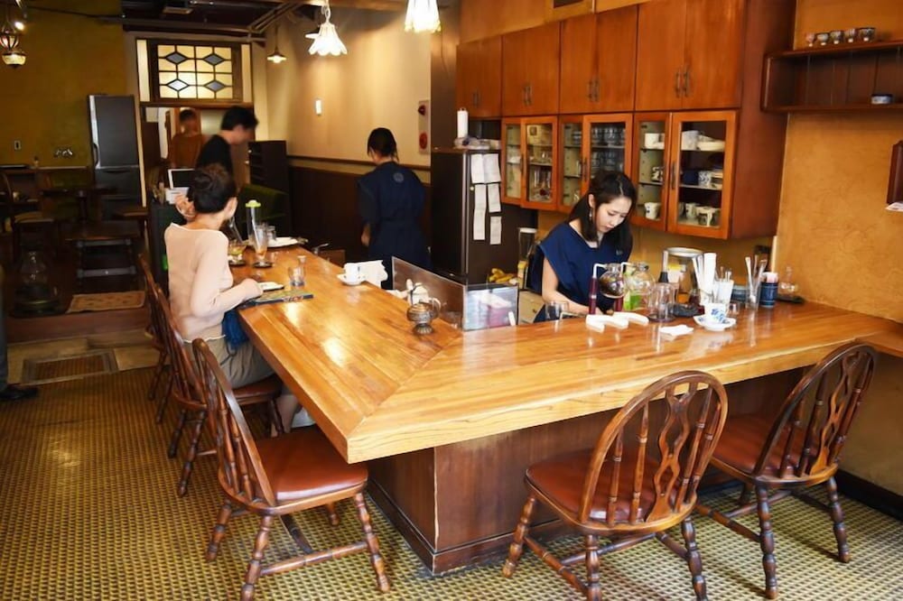 泊まれる純喫茶 ヒトヤ堂 静岡