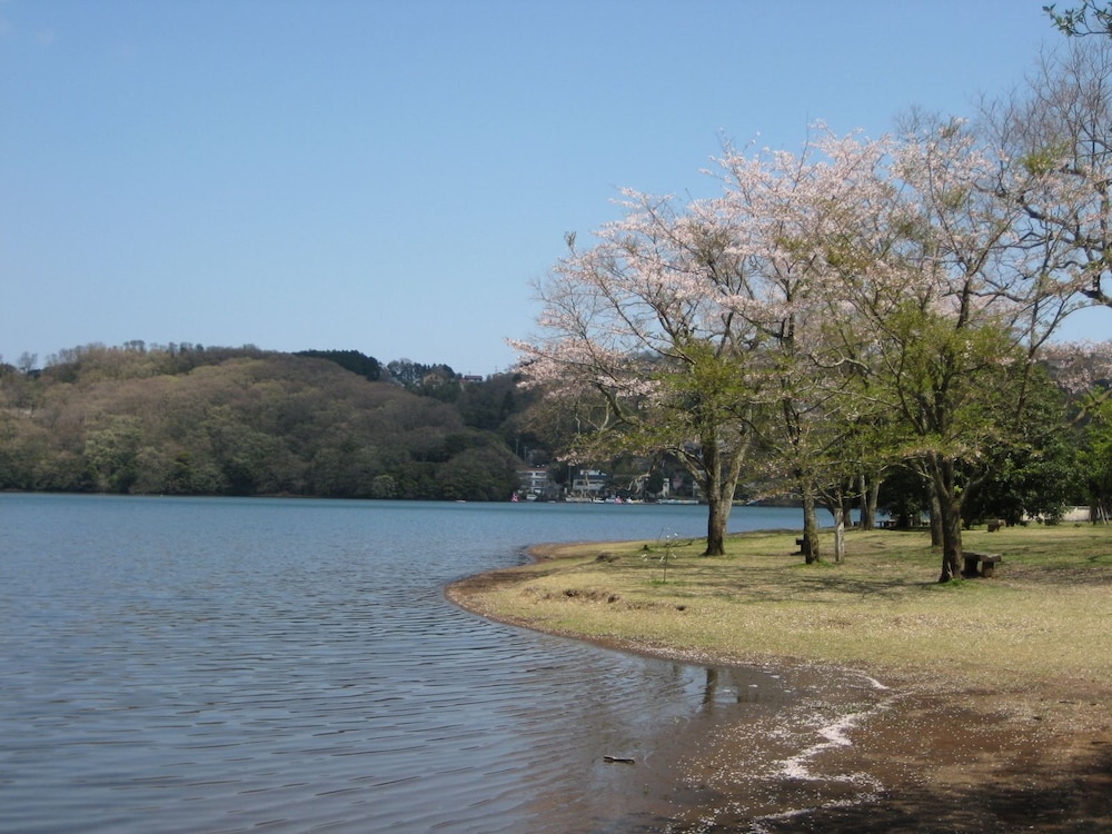 伊豆一碧湖レイクサイドテラス　（旧　紀州鉄道伊豆一碧湖ホテル） 静岡