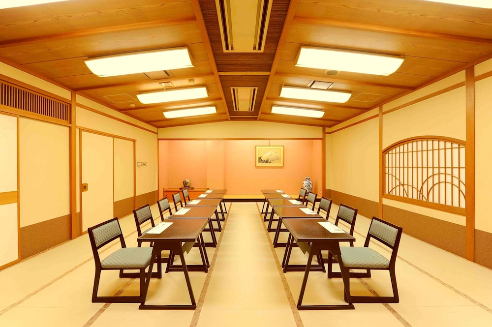 越後平野と弥彦連山一望の宿 穂々-HOHO- 新潟