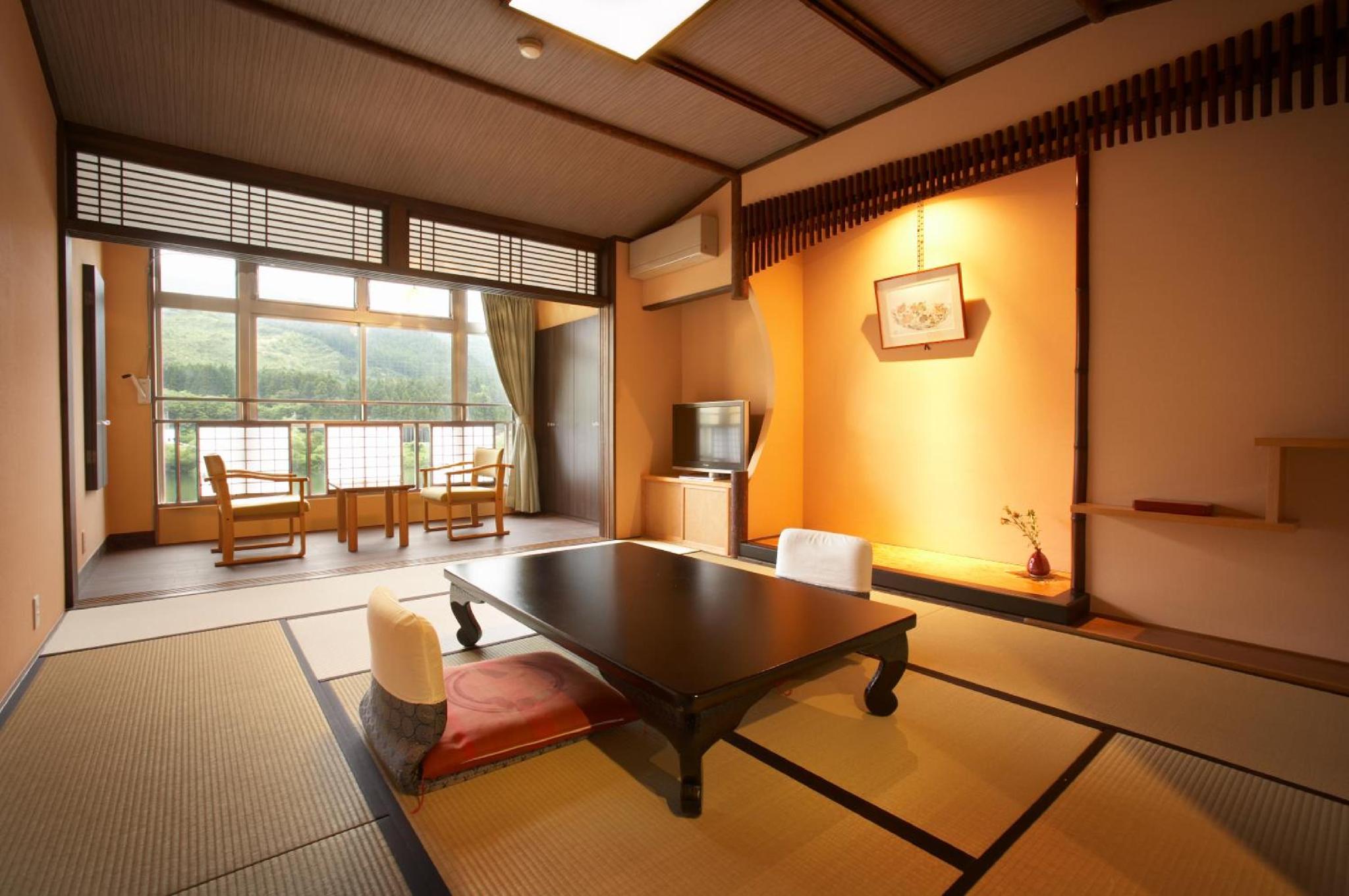 咲花温泉 翠玉の湯 佐取館 新潟