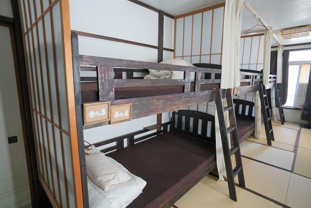 SANSAN YUZAWA CAFE AND BAR & BACKPACKERS 新潟