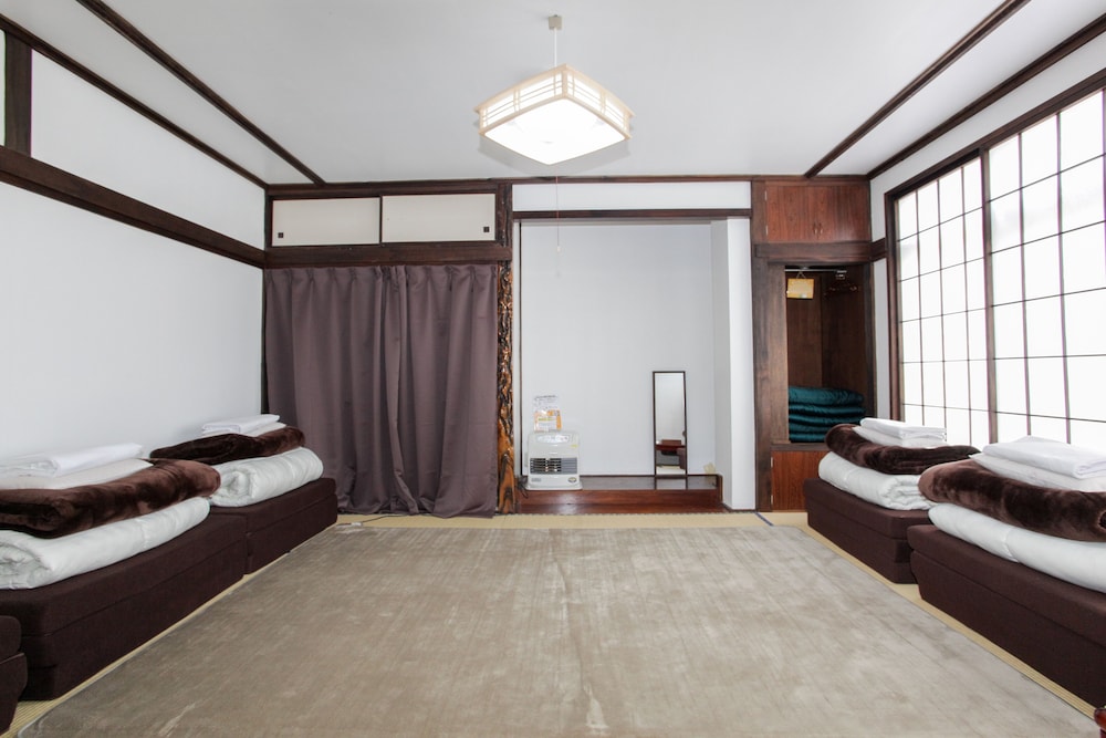 SANSAN YUZAWA CAFE AND BAR & BACKPACKERS 新潟