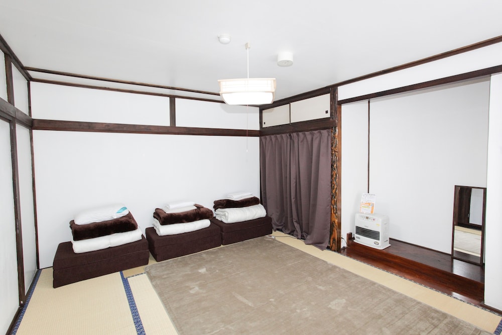 SANSAN YUZAWA CAFE AND BAR & BACKPACKERS 新潟